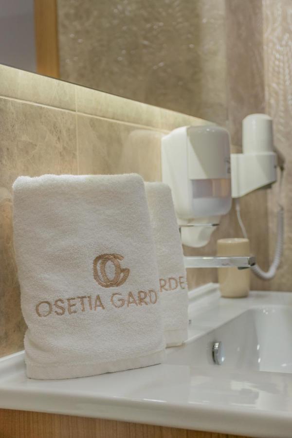 Hotel Osetia Garden Momchilgrad Eksteriør billede