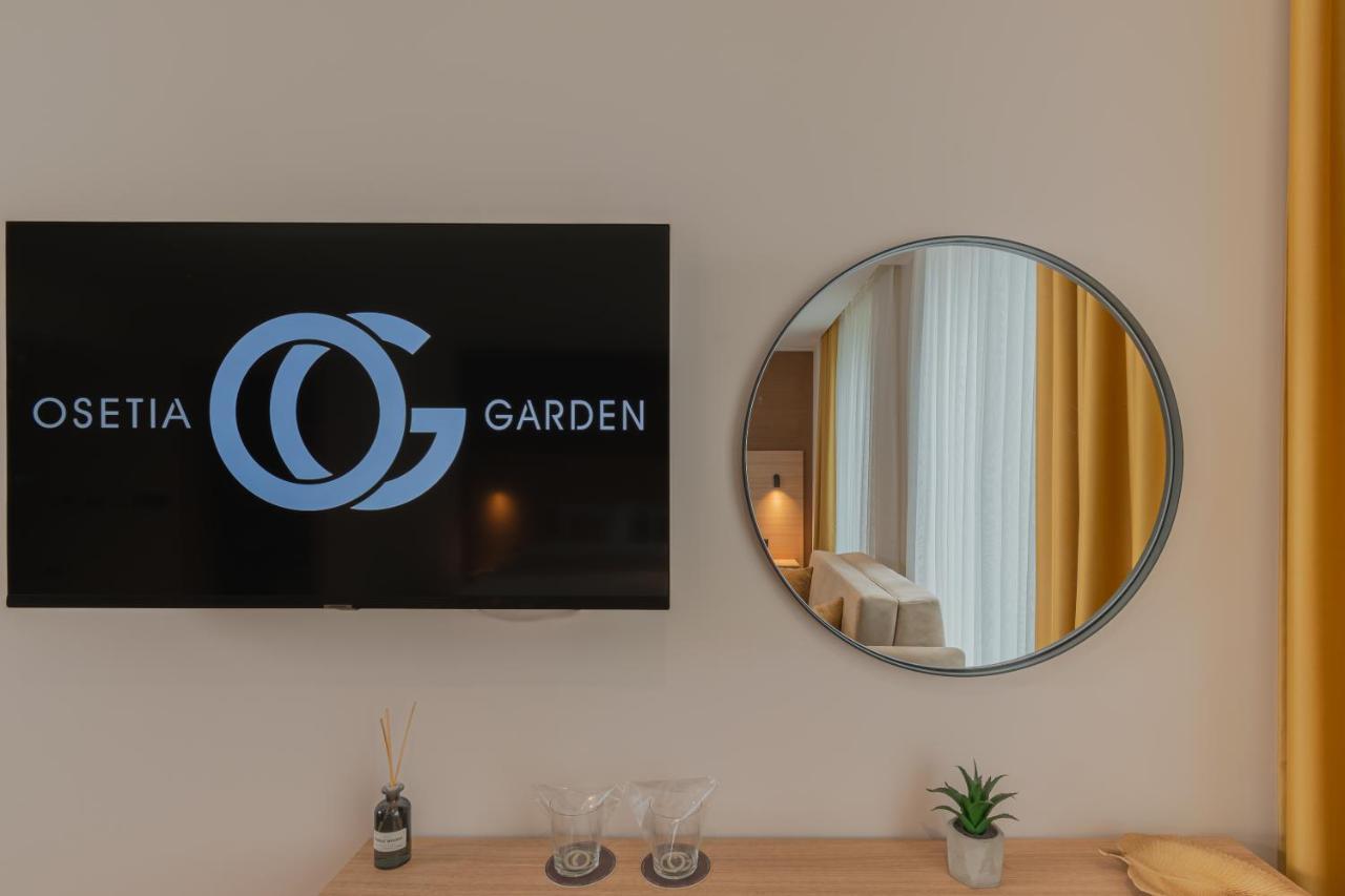 Hotel Osetia Garden Momchilgrad Eksteriør billede