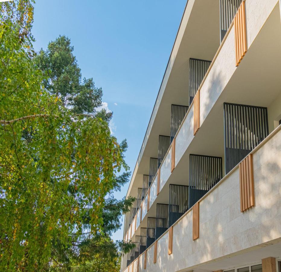 Hotel Osetia Garden Momchilgrad Eksteriør billede